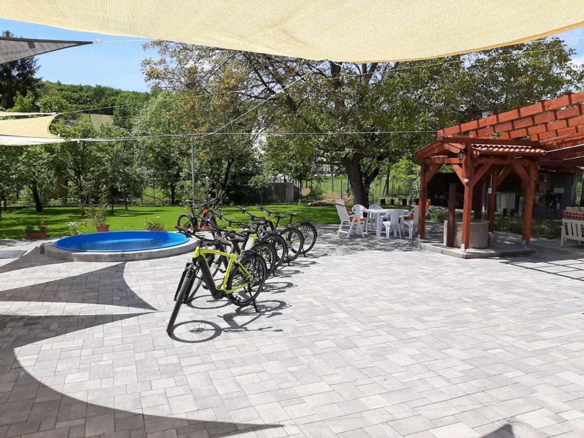 E-Tekergok Haza Otel Bukkzserc Dış mekan fotoğraf