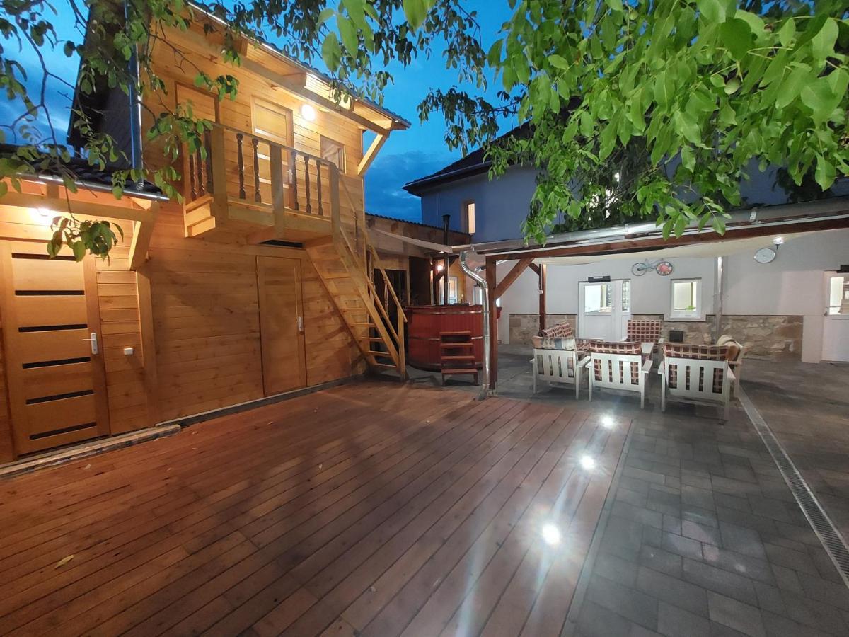 E-Tekergok Haza Otel Bukkzserc Dış mekan fotoğraf