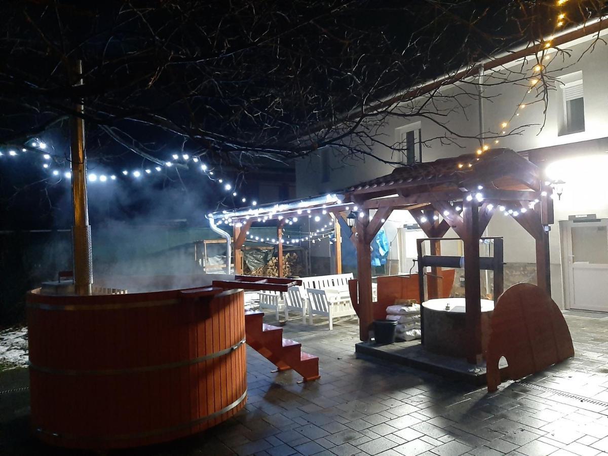 E-Tekergok Haza Otel Bukkzserc Dış mekan fotoğraf