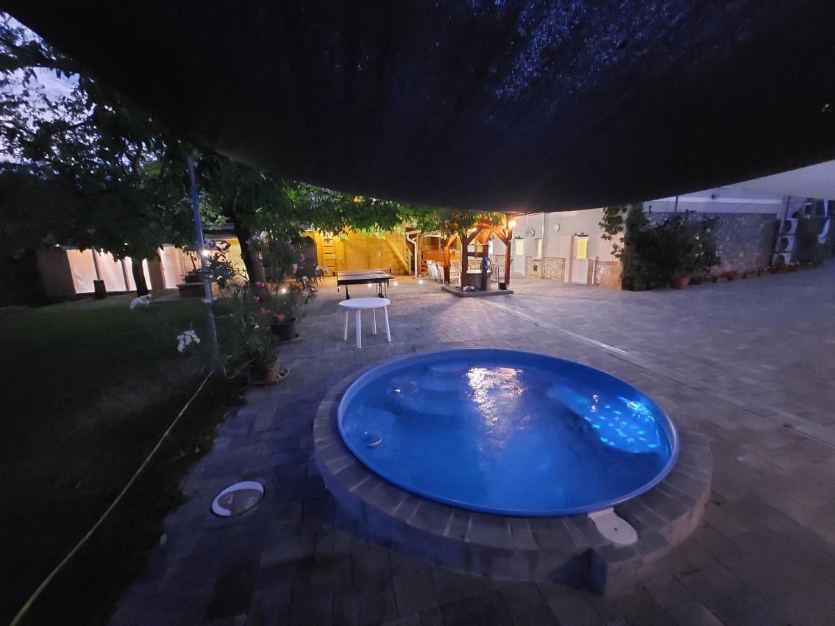 E-Tekergok Haza Otel Bukkzserc Dış mekan fotoğraf