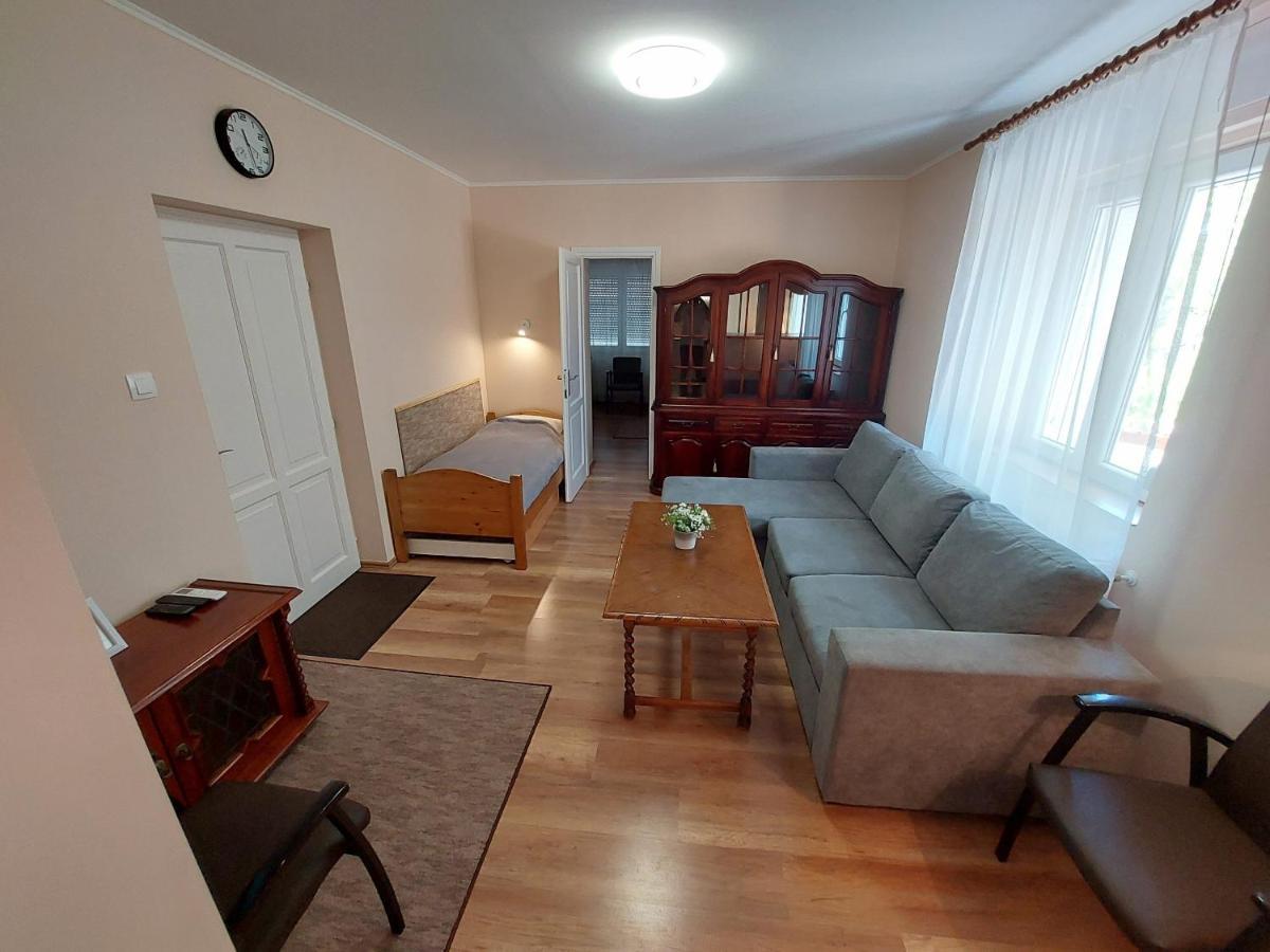 E-Tekergok Haza Otel Bukkzserc Dış mekan fotoğraf